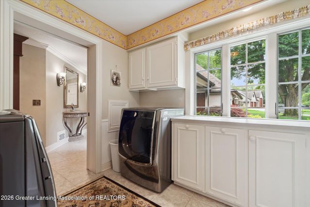 2 Locust Lane, Lansing, MI 48911