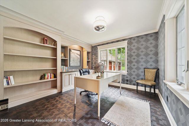 2 Locust Lane, Lansing, MI 48911