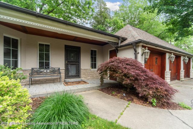 2 Locust Lane, Lansing, MI 48911