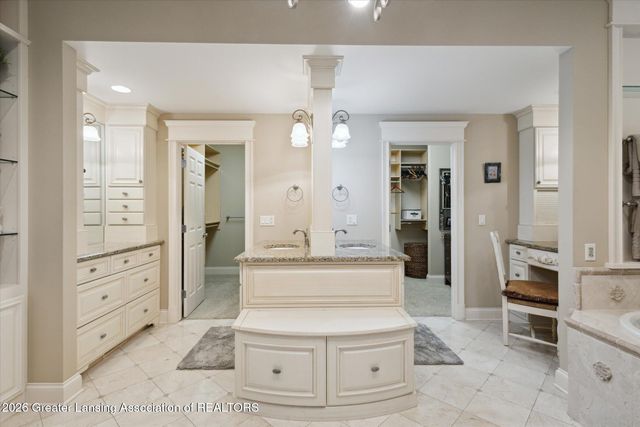 2 Locust Lane, Lansing, MI 48911