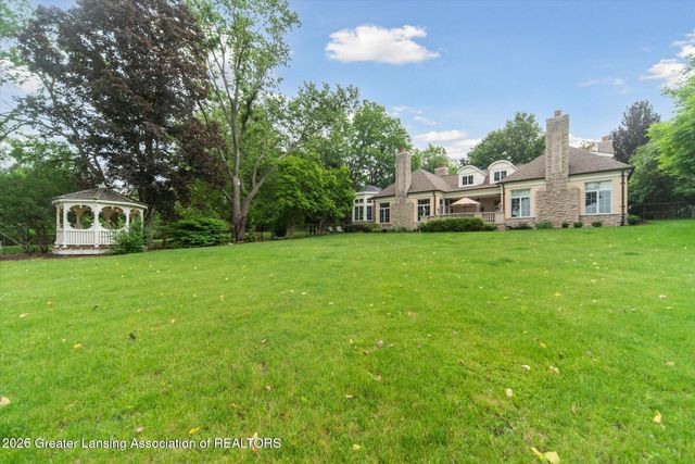 2 Locust Lane, Lansing, MI 48911