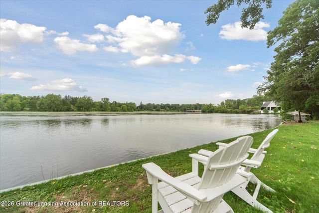 2 Locust Lane, Lansing, MI 48911