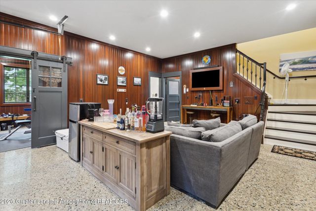 2 Locust Lane, Lansing, MI 48911