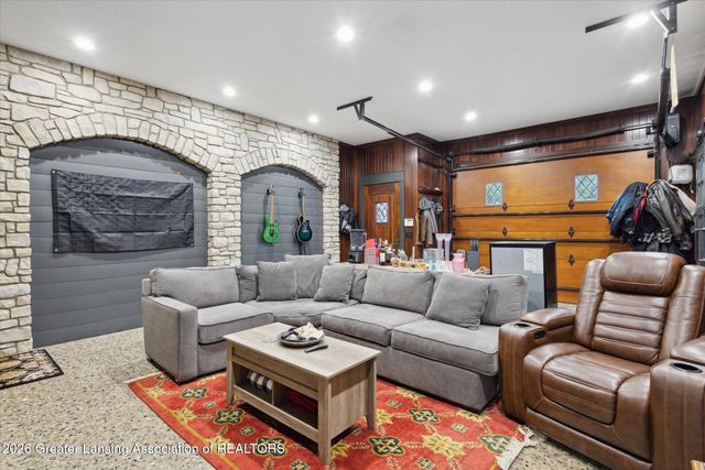 2 Locust Lane, Lansing, MI 48911