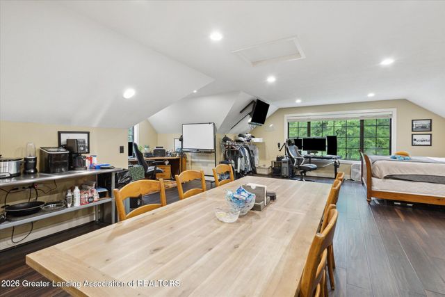 2 Locust Lane, Lansing, MI 48911