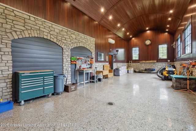 2 Locust Lane, Lansing, MI 48911