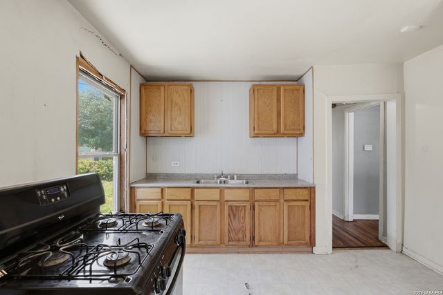 2139 TEXAS AVE, San Antonio, TX 78228