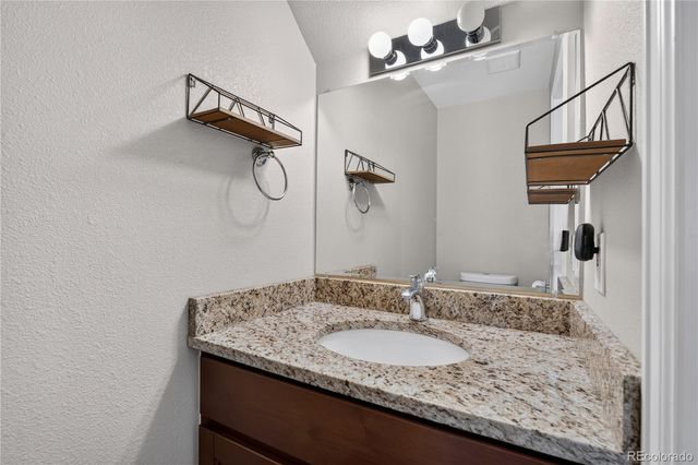 9070 E Lehigh Avenue, Denver, CO 80237