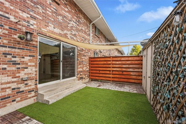 9070 E Lehigh Avenue, Denver, CO 80237