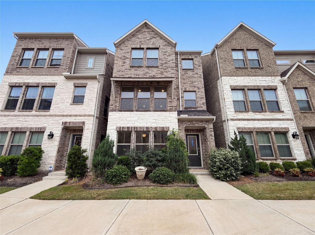 217 Cassandra Court, Euless, TX 76040