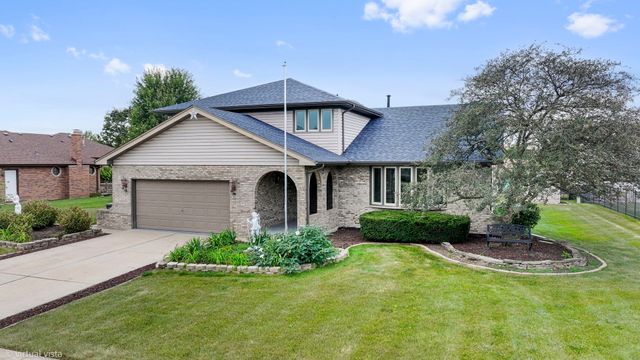 18800 Dickens Drive, Mokena, IL 60448