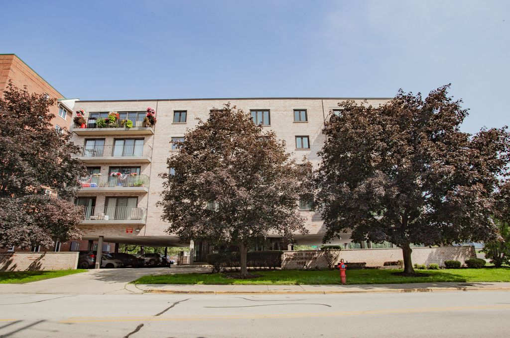 1660 E Thacker Street 3B, Des Plaines, IL 60016