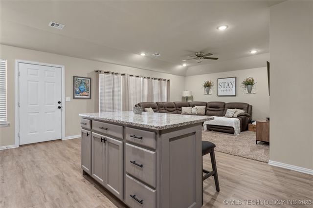 1006 Indian Plains Road, Ardmore, OK 73401