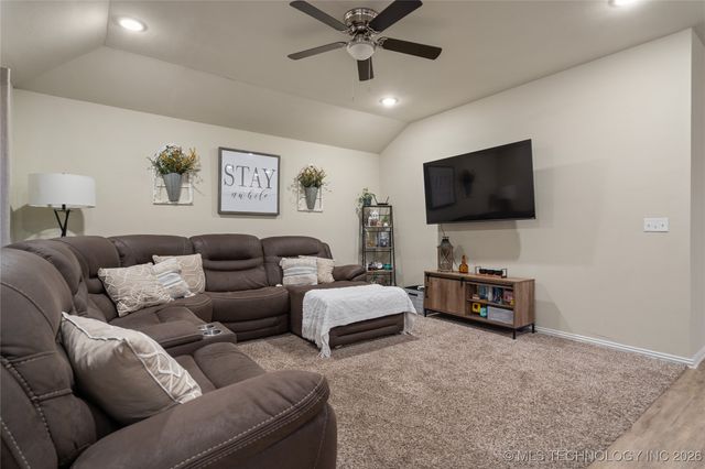 1006 Indian Plains Road, Ardmore, OK 73401