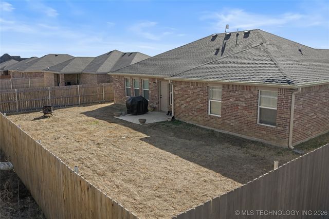 1006 Indian Plains Road, Ardmore, OK 73401
