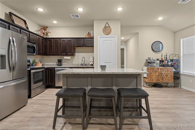 1006 Indian Plains Road, Ardmore, OK 73401