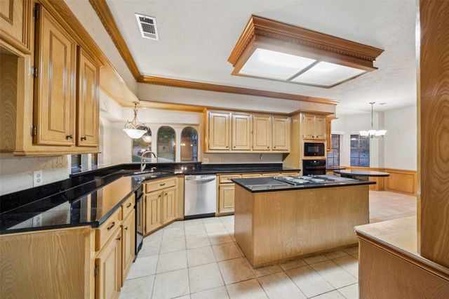 19830 Atascocita Pines Drive, Humble, TX 77346