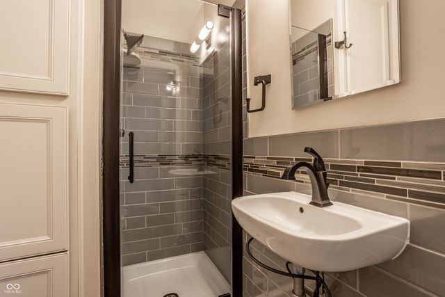 5705 Crestview Avenue, Indianapolis, IN 46220