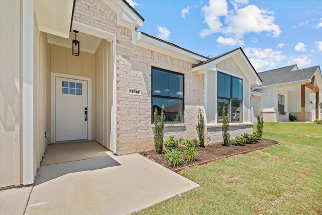 16310 Crossing Circle, Lindale, TX 75771