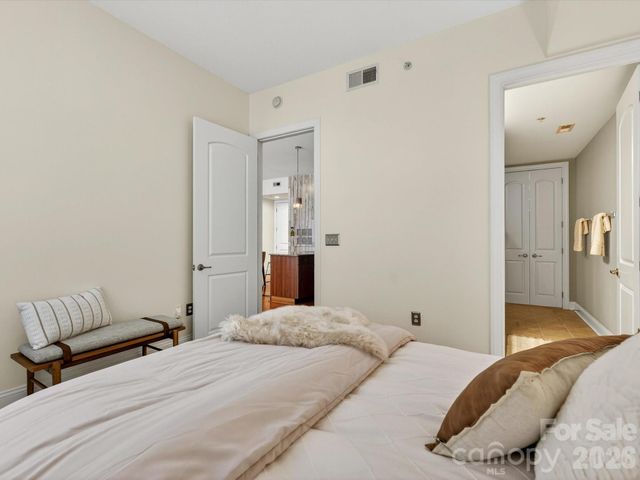 4620 Piedmont Row Drive 408, Charlotte, NC 28210