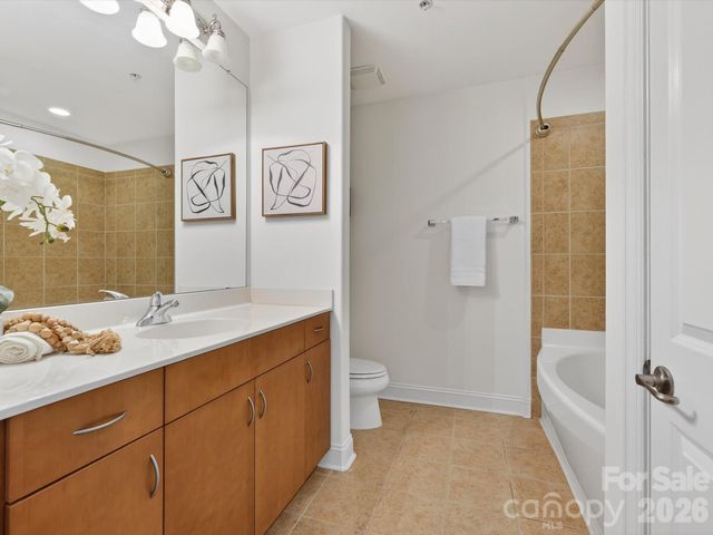 4620 Piedmont Row Drive 408, Charlotte, NC 28210