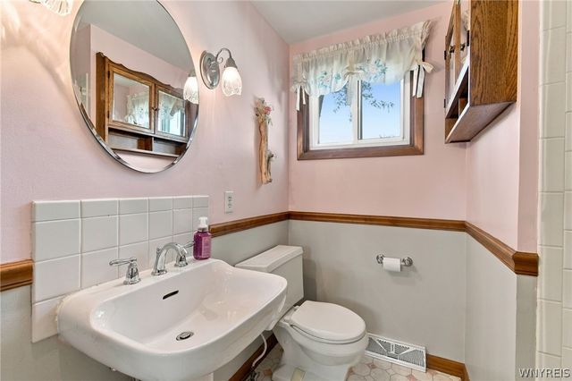 242 Seneca Place, Lancaster, NY 14086