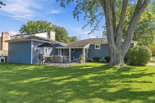 242 Seneca Place, Lancaster, NY 14086