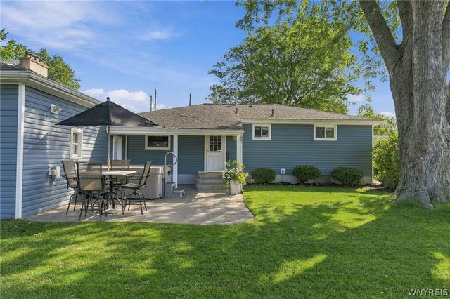 242 Seneca Place, Lancaster, NY 14086
