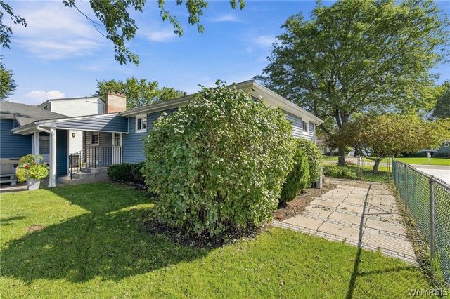 242 Seneca Place, Lancaster, NY 14086