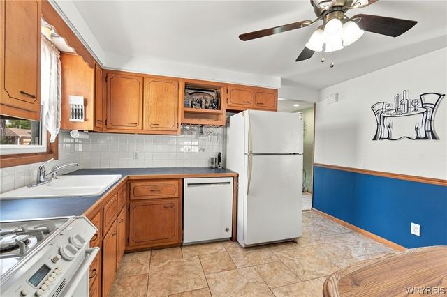 242 Seneca Place, Lancaster, NY 14086