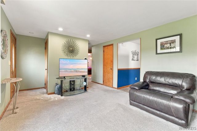 242 Seneca Place, Lancaster, NY 14086
