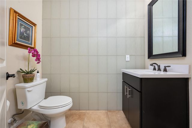 5129 Diamante DR, Spicewood, TX 78669