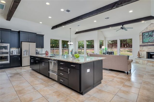 5129 Diamante DR, Spicewood, TX 78669