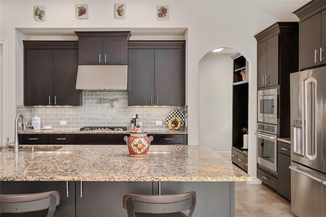 5129 Diamante DR, Spicewood, TX 78669