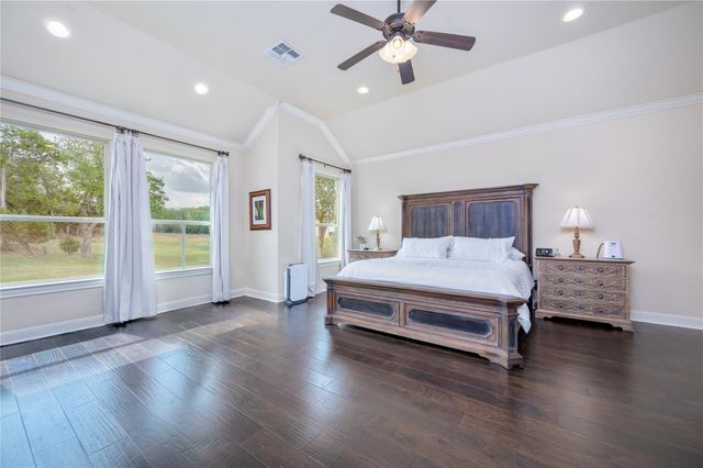 5129 Diamante DR, Spicewood, TX 78669