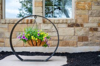 5129 Diamante DR, Spicewood, TX 78669