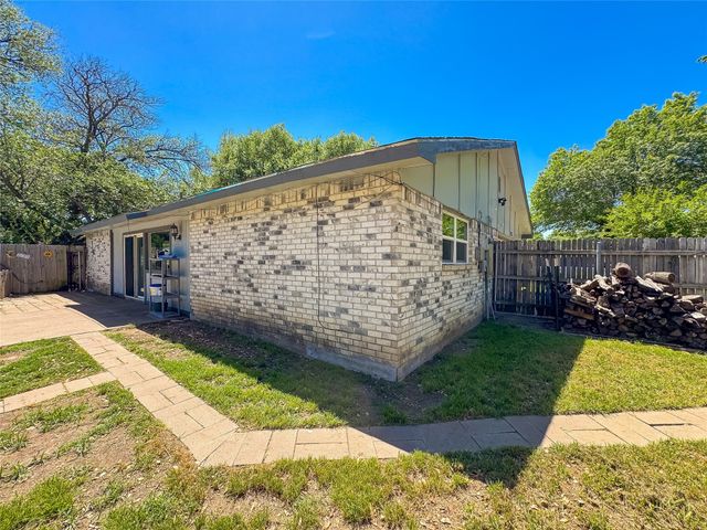425 Solitude Drive, Garland, TX 75043