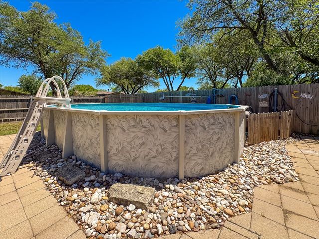 425 Solitude Drive, Garland, TX 75043