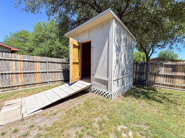 425 Solitude Drive, Garland, TX 75043