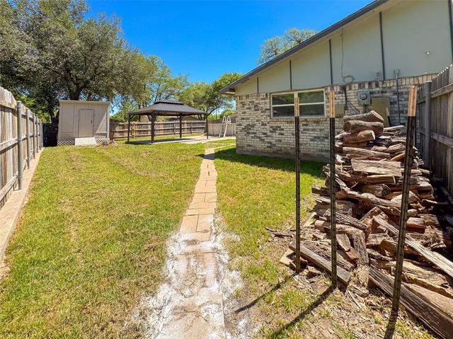 425 Solitude Drive, Garland, TX 75043