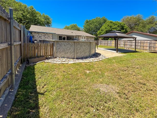 425 Solitude Drive, Garland, TX 75043