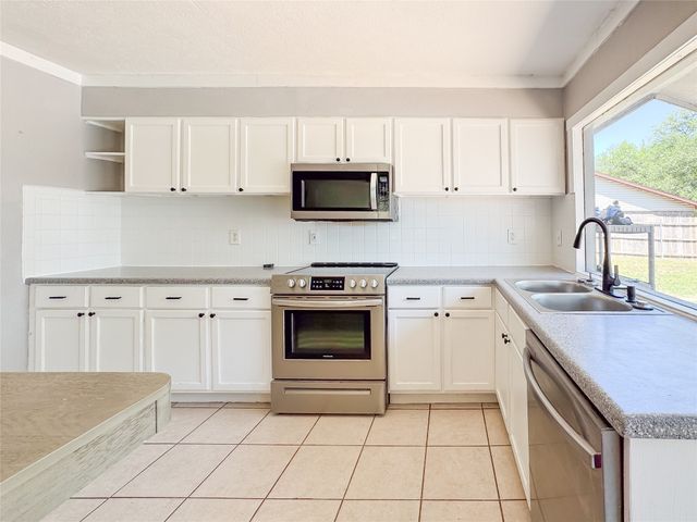 425 Solitude Drive, Garland, TX 75043