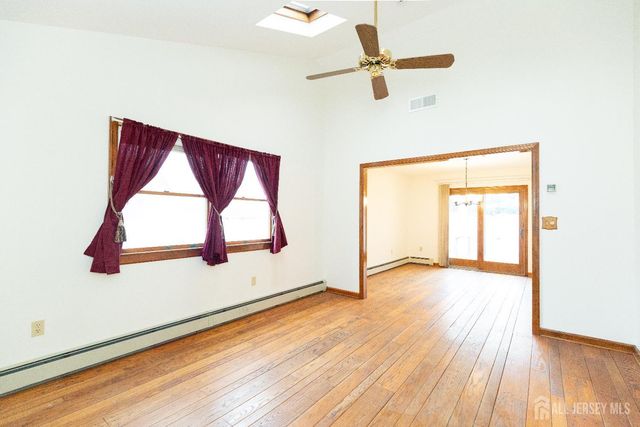 57 Columbus Avenue, Edison, NJ 08817