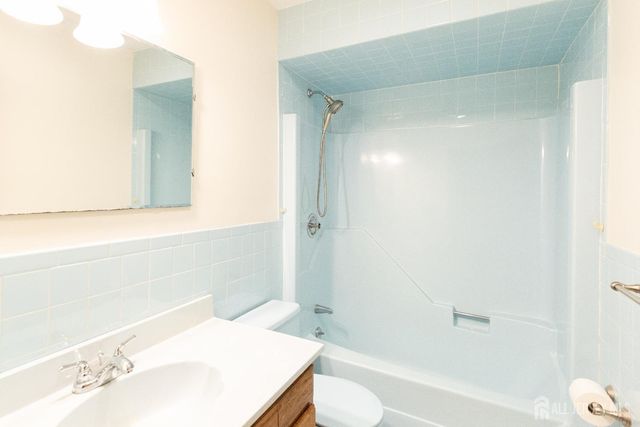 57 Columbus Avenue, Edison, NJ 08817