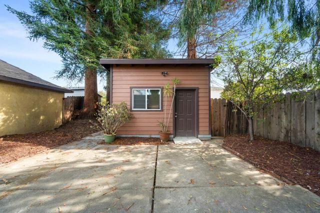 1057 47th Street, Emeryville, CA 94608