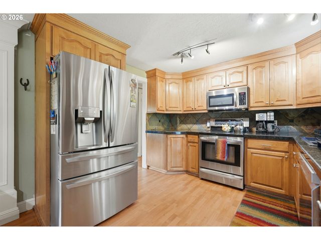 808 Ne 108TH St, Vancouver, WA 98685