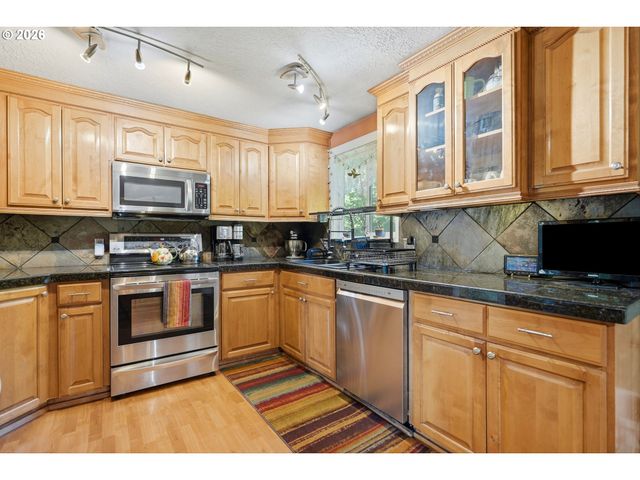 808 Ne 108TH St, Vancouver, WA 98685