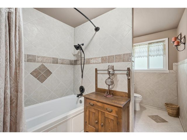 808 Ne 108TH St, Vancouver, WA 98685