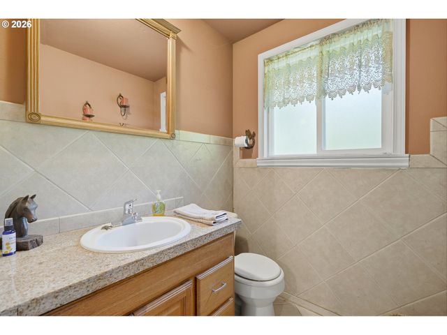 808 Ne 108TH St, Vancouver, WA 98685