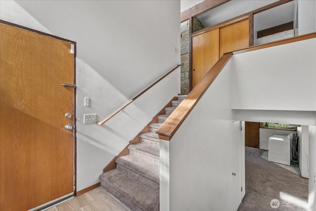 131 109th Avenue SE, Bellevue, WA 98004